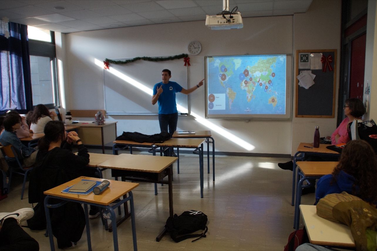 Students using robotics simulator